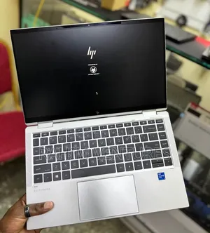 Laptop HP EliteBook 1040 G8 16GB Intel Core i7 SSD 512GB