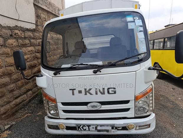 Isuzu T-King Truck 