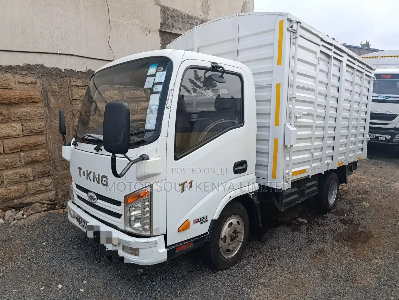 Isuzu T-King Truck 