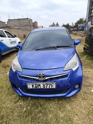 Toyota Ractis 2017 Blue