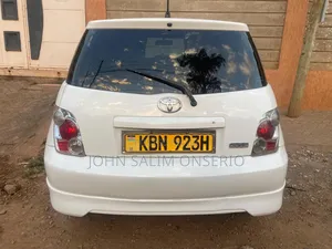 Toyota IST 2004 White