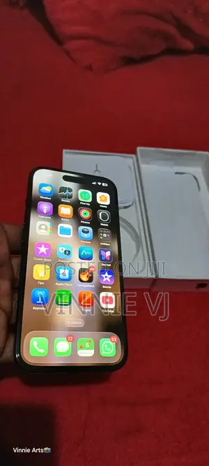 New Apple iPhone 15 256 GB Black