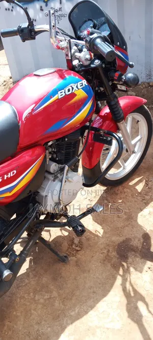 Bajaj Boxer 125 2025 Red