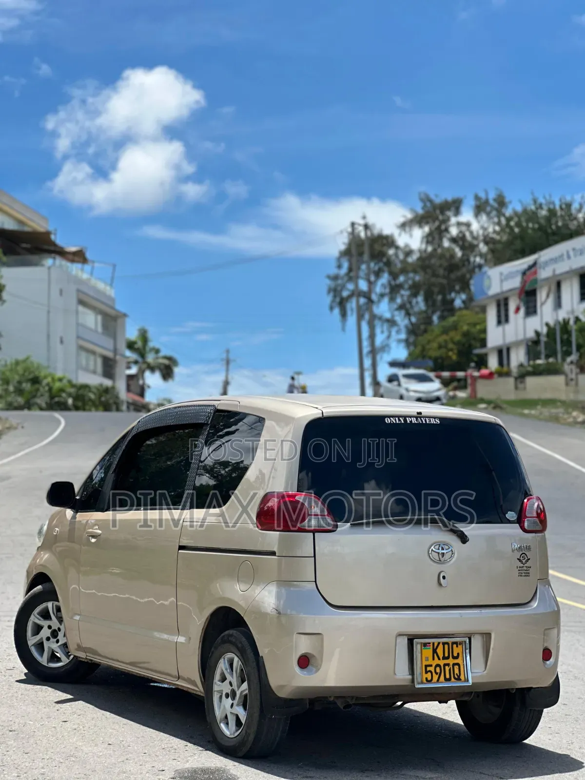 Toyota Porte 2013 Beige