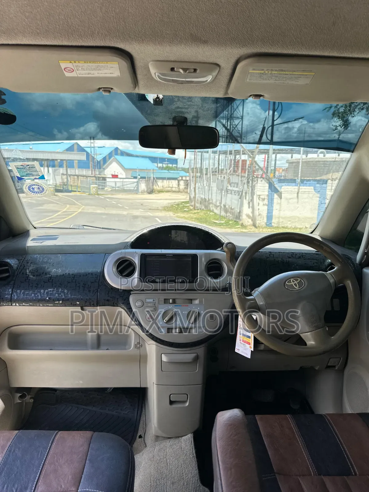 Toyota Porte 2013 Beige