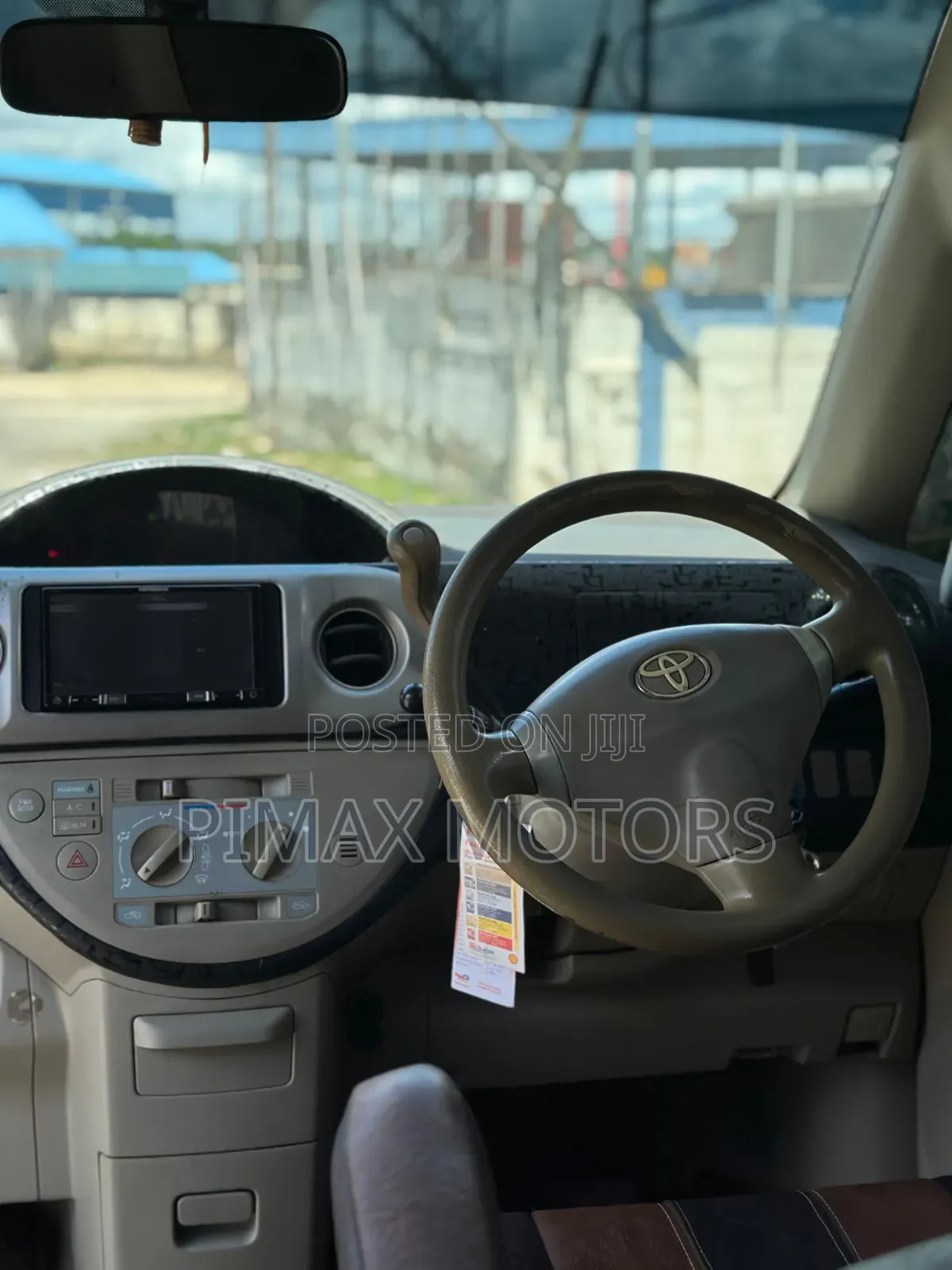 Toyota Porte 2013 Beige