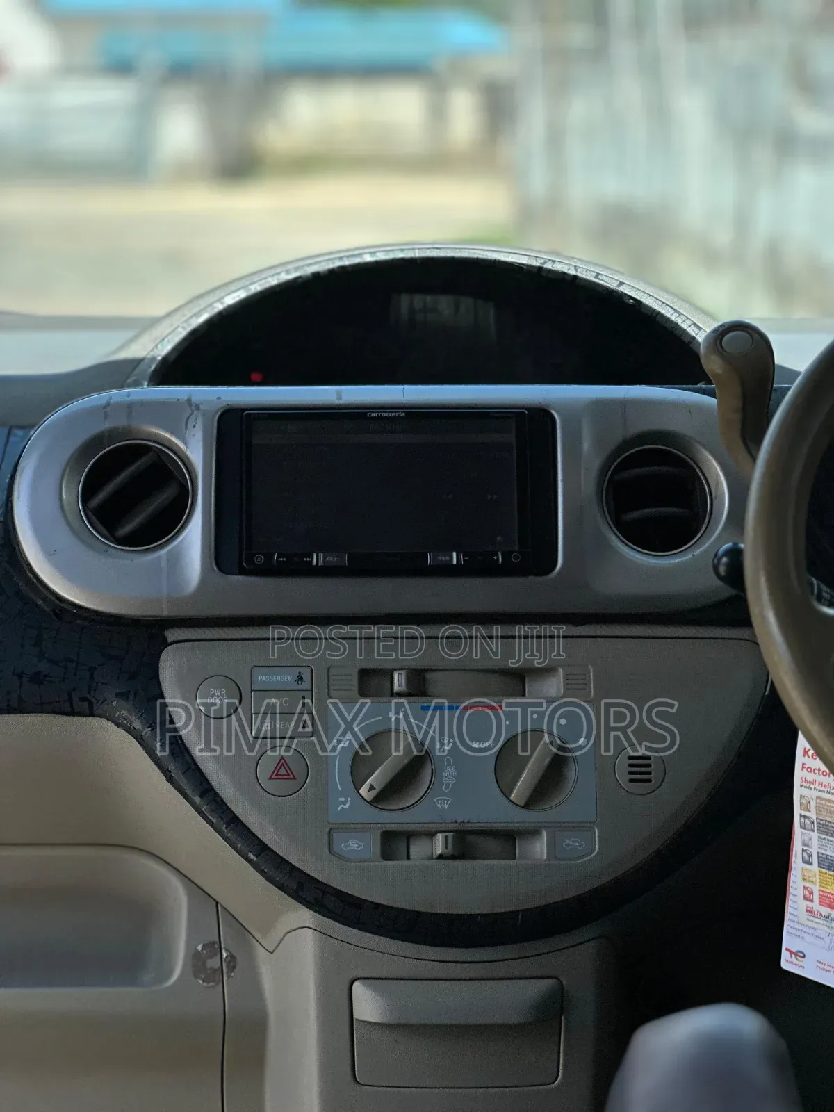 Toyota Porte 2013 Beige