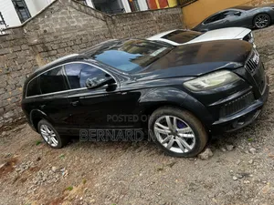 Audi Q7 2012 Black