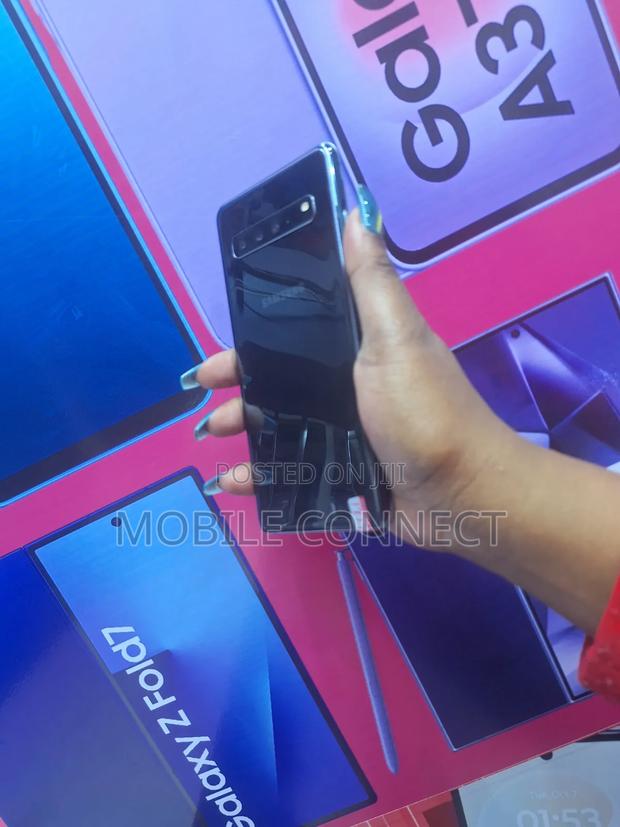 Samsung Galaxy S10 5G 256 GB Blue - thumbnail 2