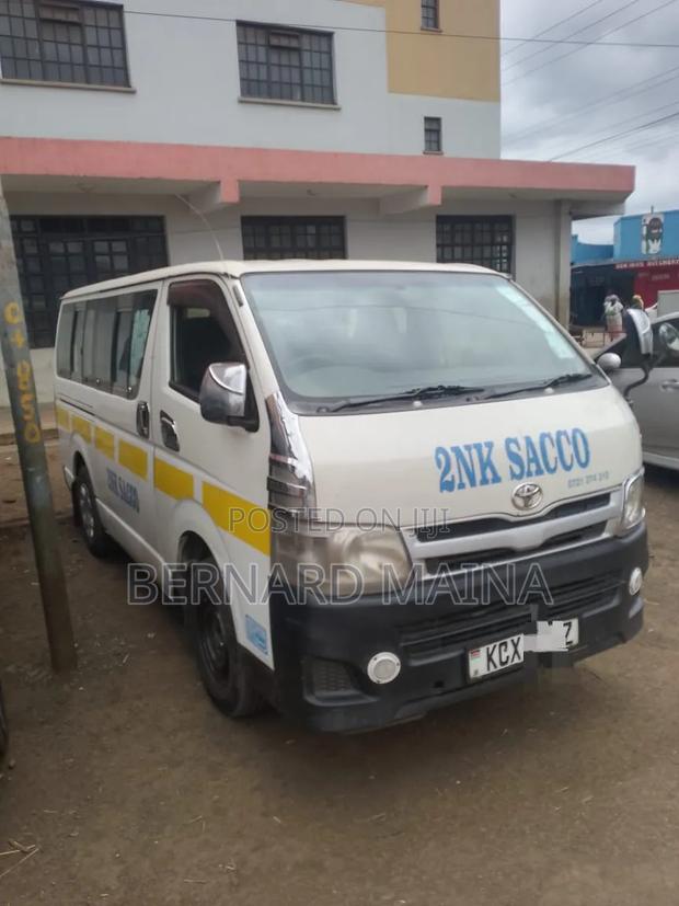 Toyota HiAce 2013 White - thumbnail 2