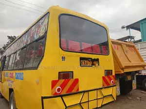 Isuzu Executive Bus 2009 Yellow