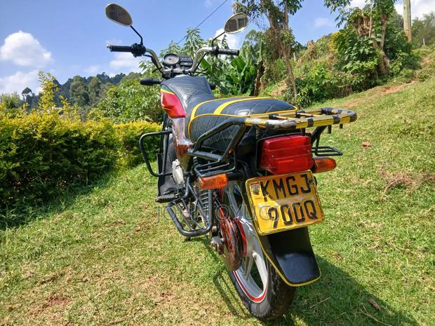 Honda XL 125 2025 Red - thumbnail 3