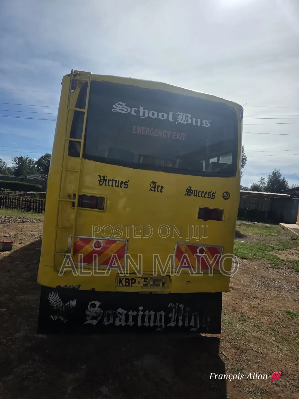 Isuzu Executive Bus 2010 Yellow