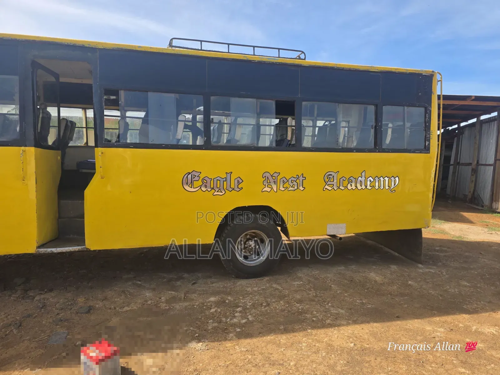 Isuzu Executive Bus 2010 Yellow