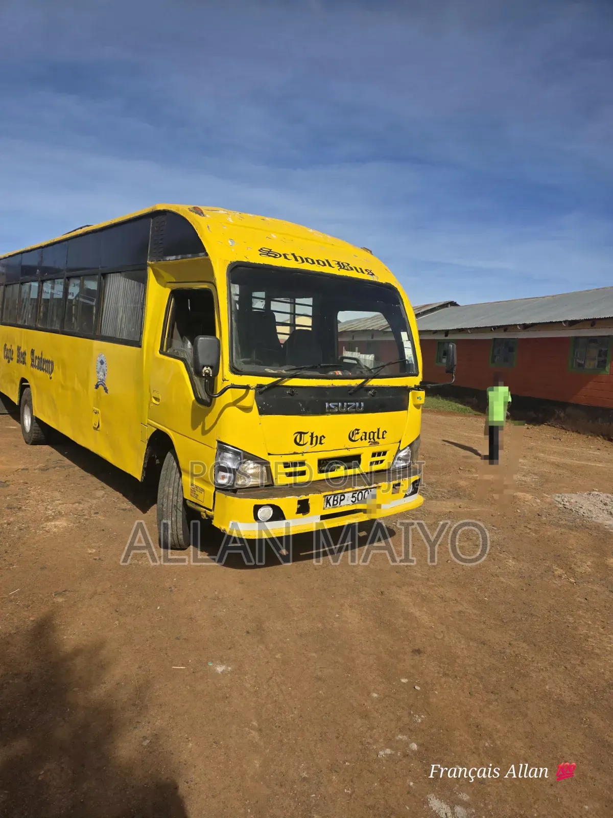 Isuzu Executive Bus 2010 Yellow