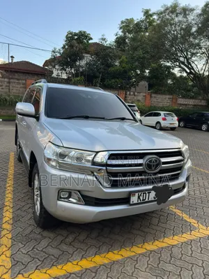 Toyota Land Cruiser 2016 Silver
