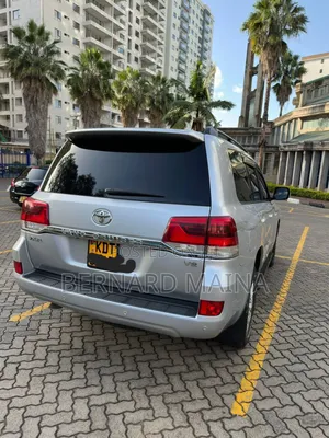 Toyota Land Cruiser 2016 Silver