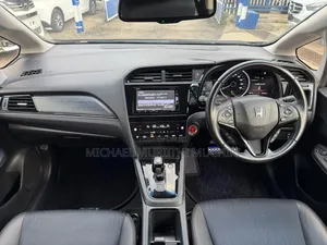 Honda Fit Shuttle 2019 Brown