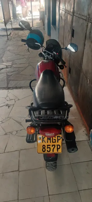 Bajaj Boxer X125 2023 Red