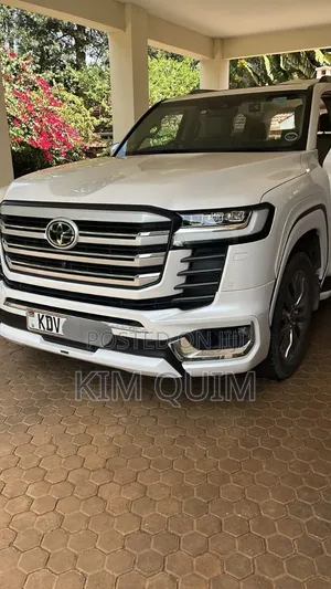 Toyota Land Cruiser 2023 White