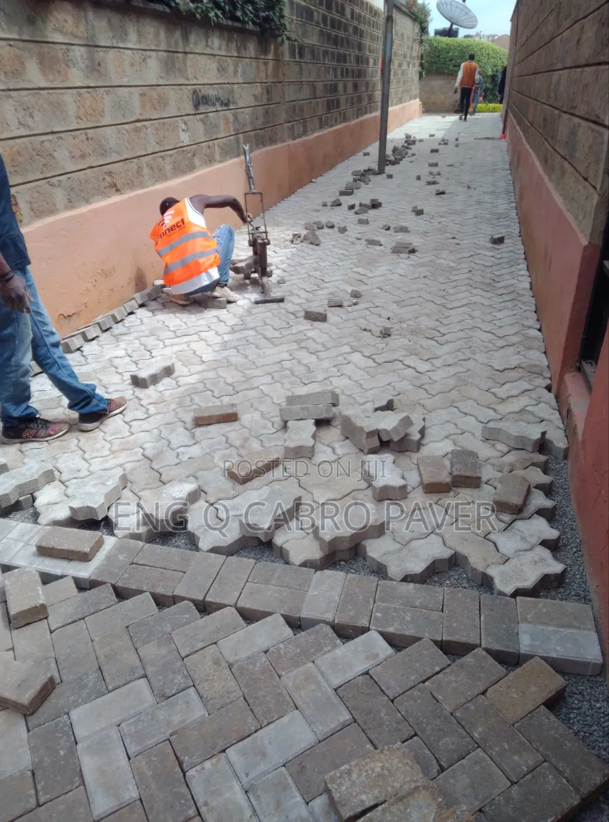 Professional Cabro Fixing and Polishing Landscaping Services