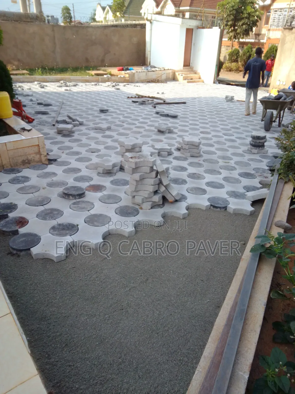 Professional Cabro Fixing and Polishing Landscaping Services