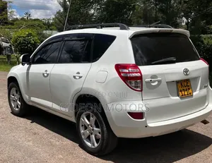 Toyota RAV4 2009 White
