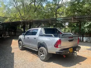 Toyota Hilux Revo Double Cab Deisel 2.8 AWD 2016 Silver