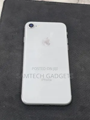 Apple iPhone 8 64 GB White