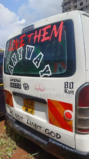 Toyota HiAce 2009 White