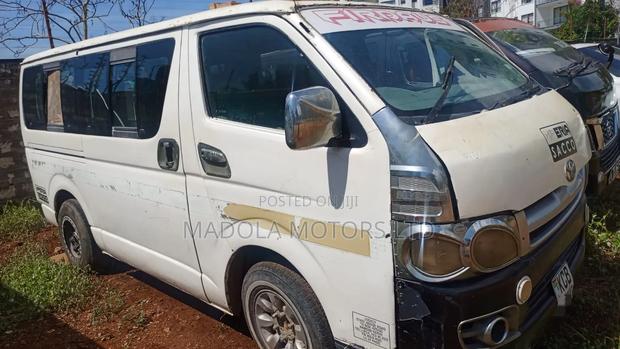 Toyota HiAce 2009 White - thumbnail 4