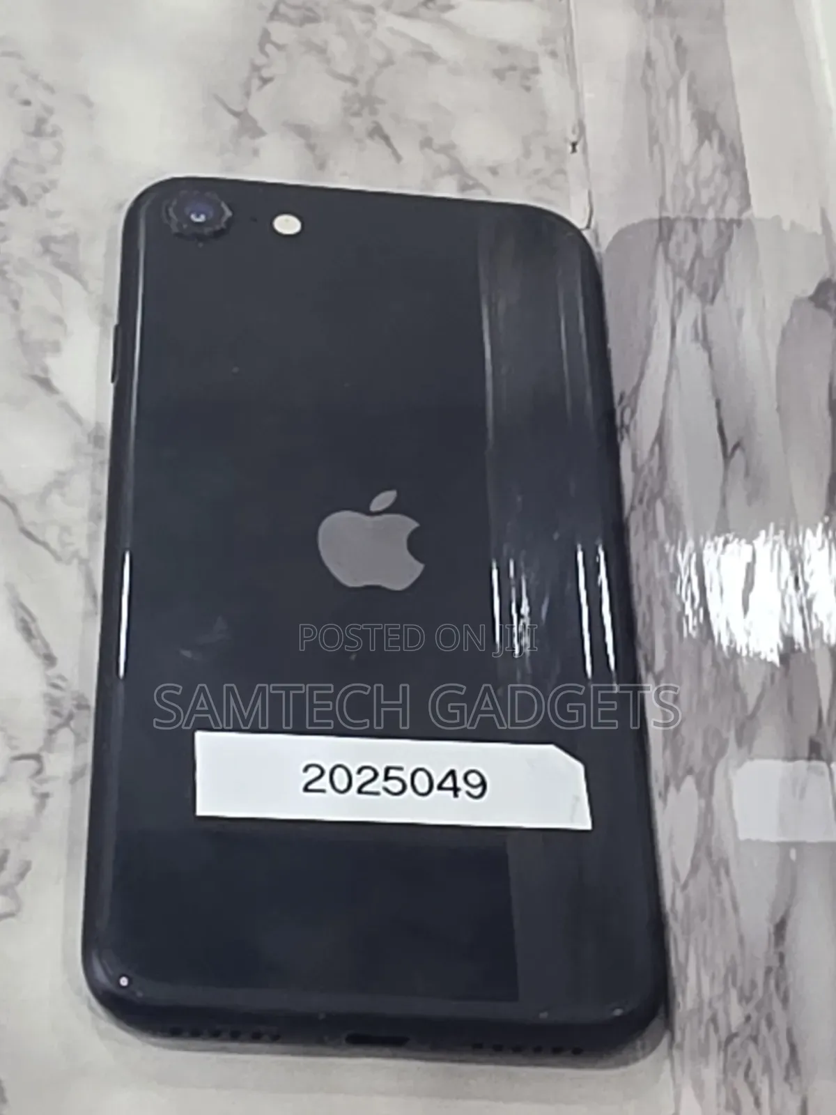 Apple iPhone SE (2020) 64 GB Black