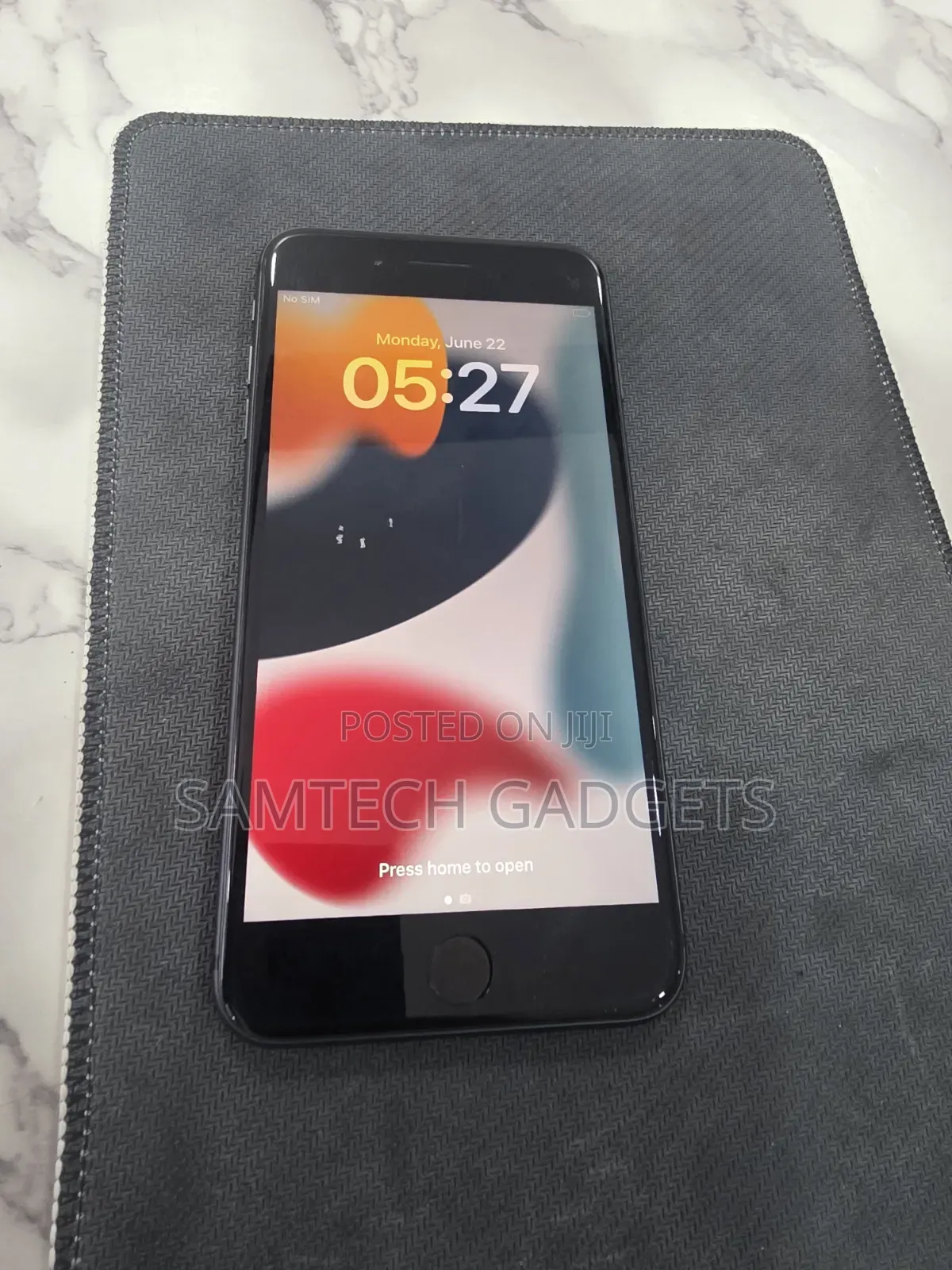 Apple iPhone 8 Plus 64 GB Black
