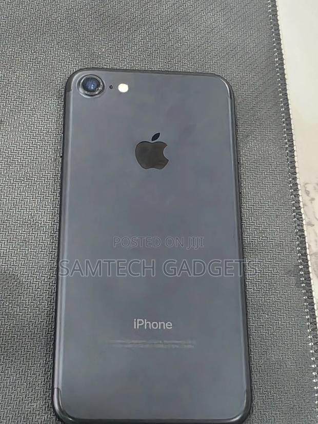 Apple iPhone 7 32 GB Black - thumbnail 2