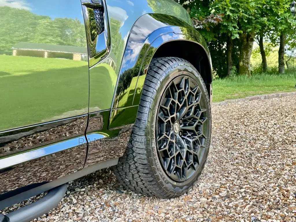 New Land Rover Defender 110 P400 S 2025 Green