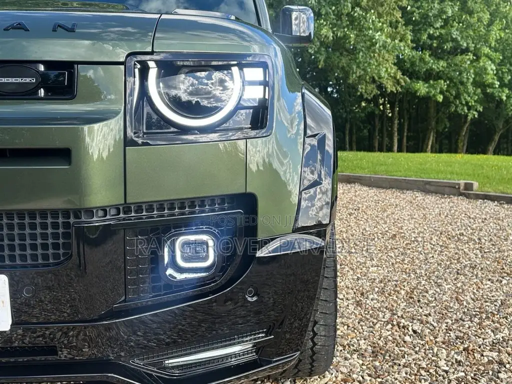 New Land Rover Defender 110 P400 S 2025 Green