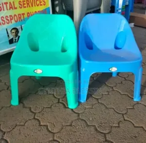 Kids Plastic Chairs_