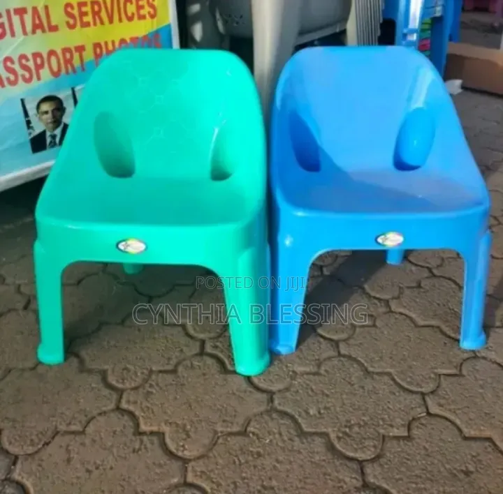 Kids Plastic Chairs_