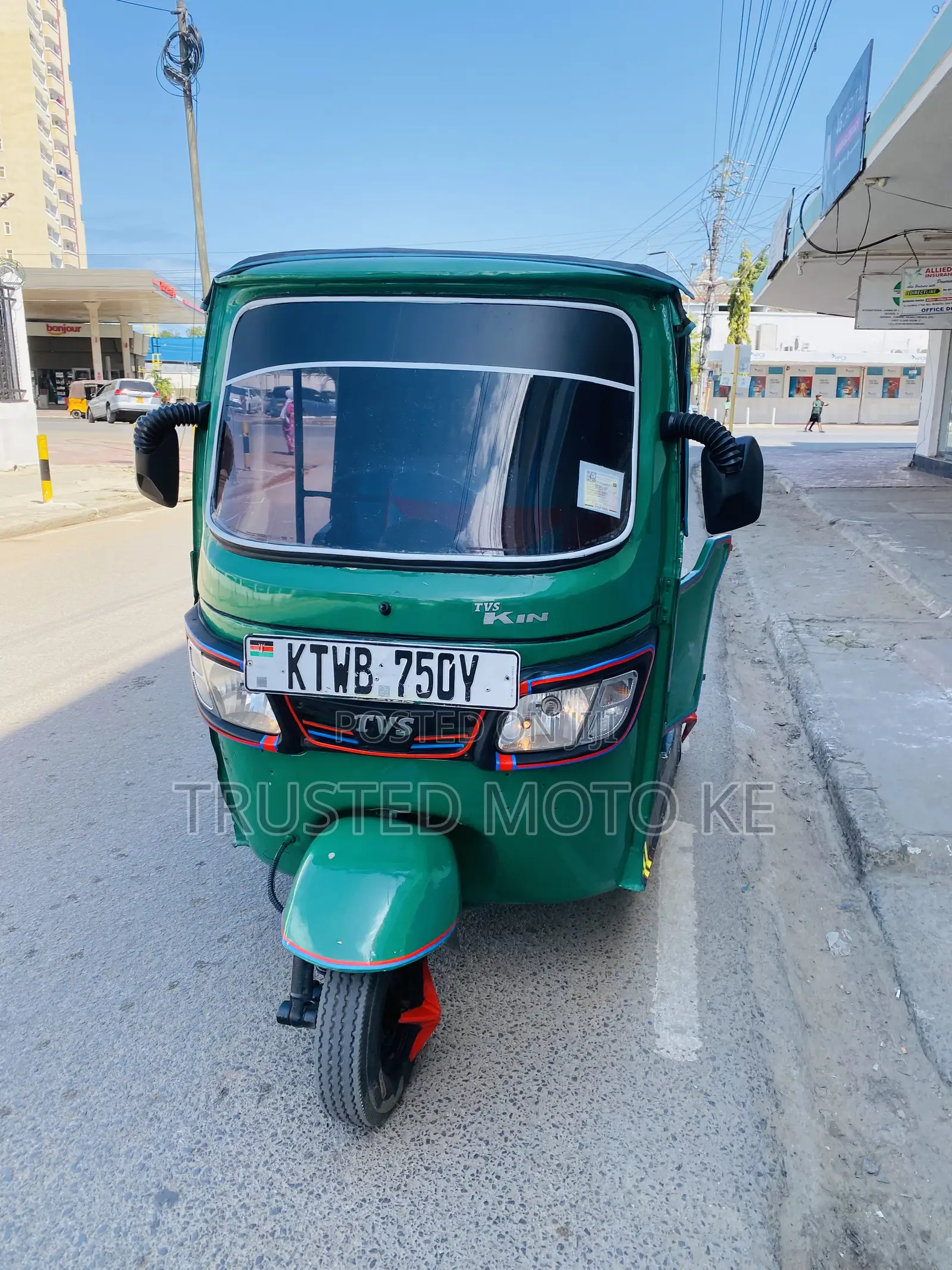 Bajaj RE 2017 Green