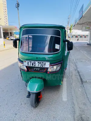 Bajaj RE 2017 Green