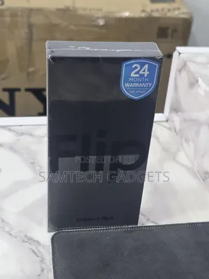 New Samsung Galaxy Z Flip4 256 GB Blue