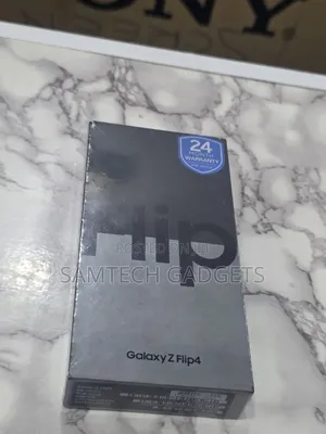 New Samsung Galaxy Z Flip4 256 GB Blue