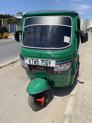 Bajaj RE 2017 Green