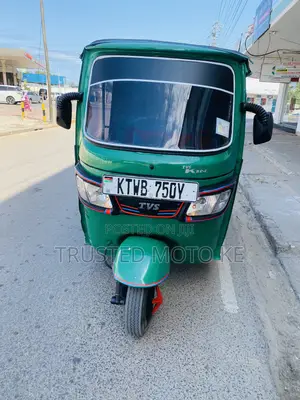 Bajaj RE 2017 Green