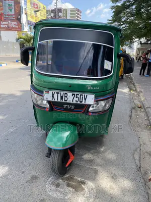 Bajaj RE 2017 Green
