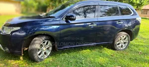 Mitsubishi Outlander 2.0 PHEV AWD 2016 Blue