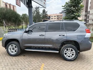 Toyota Land Cruiser Prado 2011 Gray