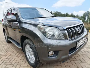 Toyota Land Cruiser Prado 2011 Gray
