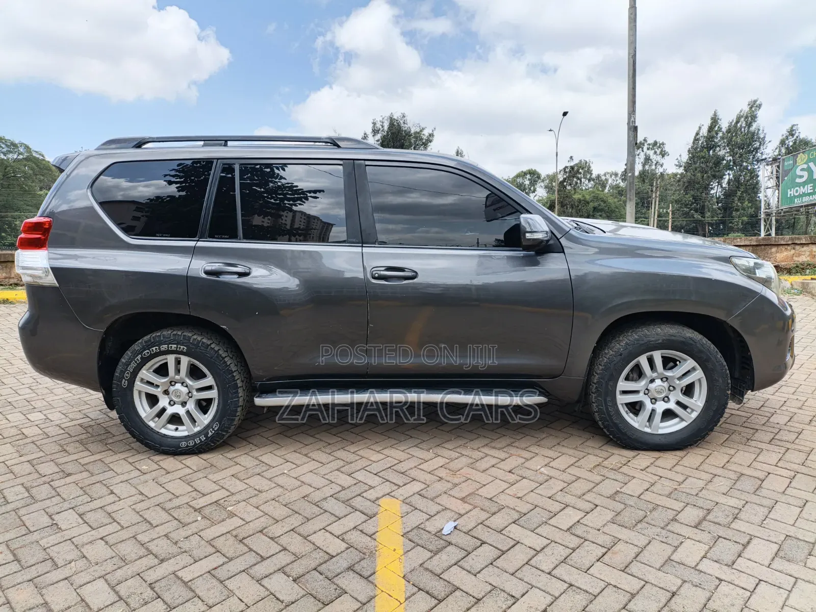 Toyota Land Cruiser Prado 2011 Gray