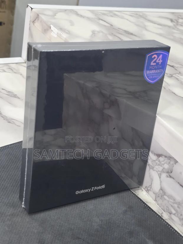 New Samsung Galaxy Z Fold 5 256 GB Black - thumbnail 2